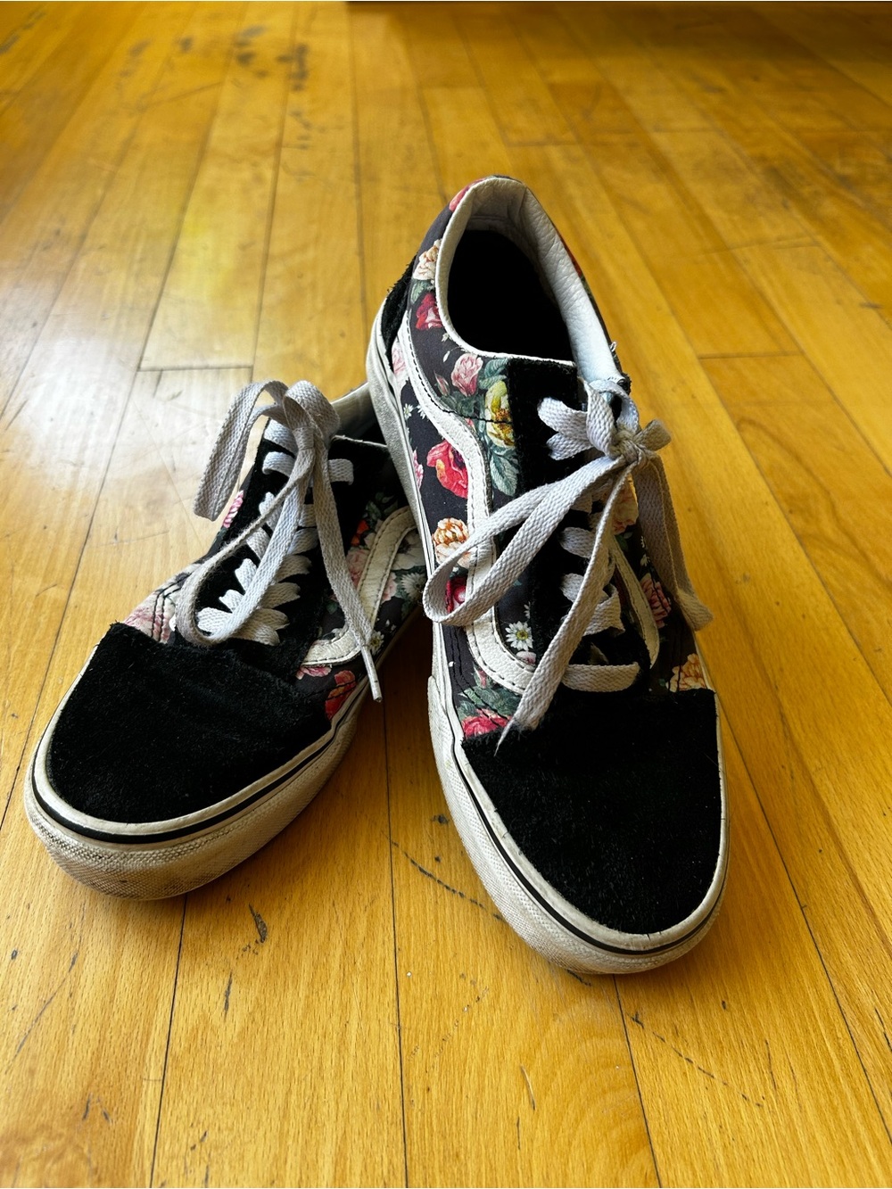 Vans Black Floral Low-Top Sneakers - Women's